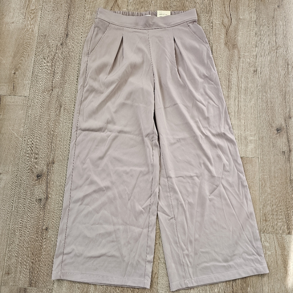 Max Studio Wide Leg Pants in Light Gray